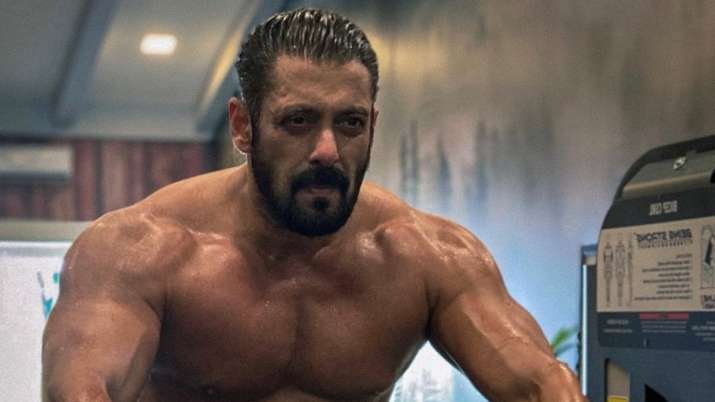 Salman Khan is back to the grind as Tiger 3 shoot will resume soon; shares workout photos